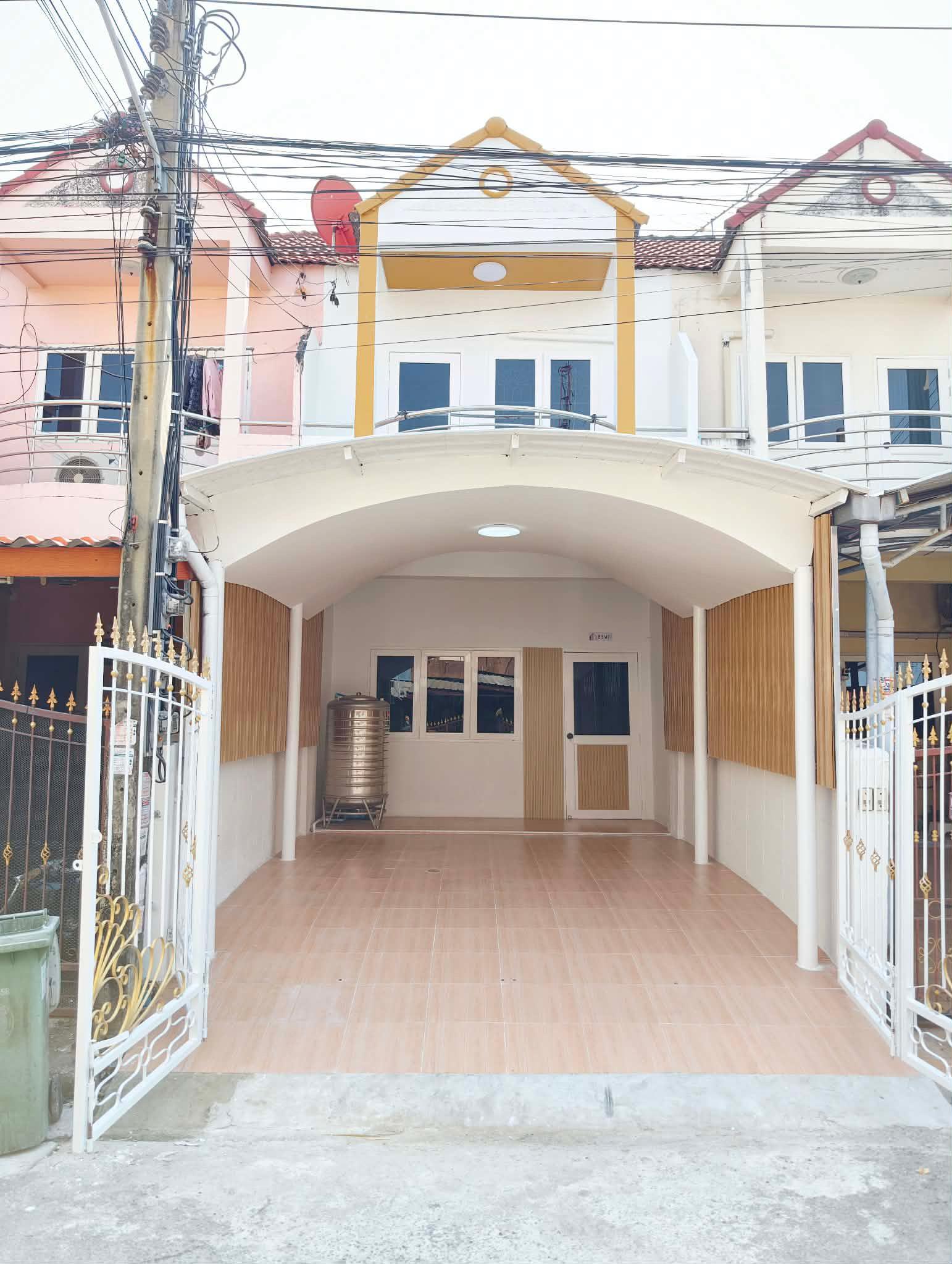 หมู่บ้านเฟื่องฟ้าวิลล่า 12 ซอยมังกร - ทาวน์เฮ้าส์ 2 ชั้น รีโนเวทใหม่เอี่ยม สวยเฉียบ พร้อมเข้าอยู่ - 1