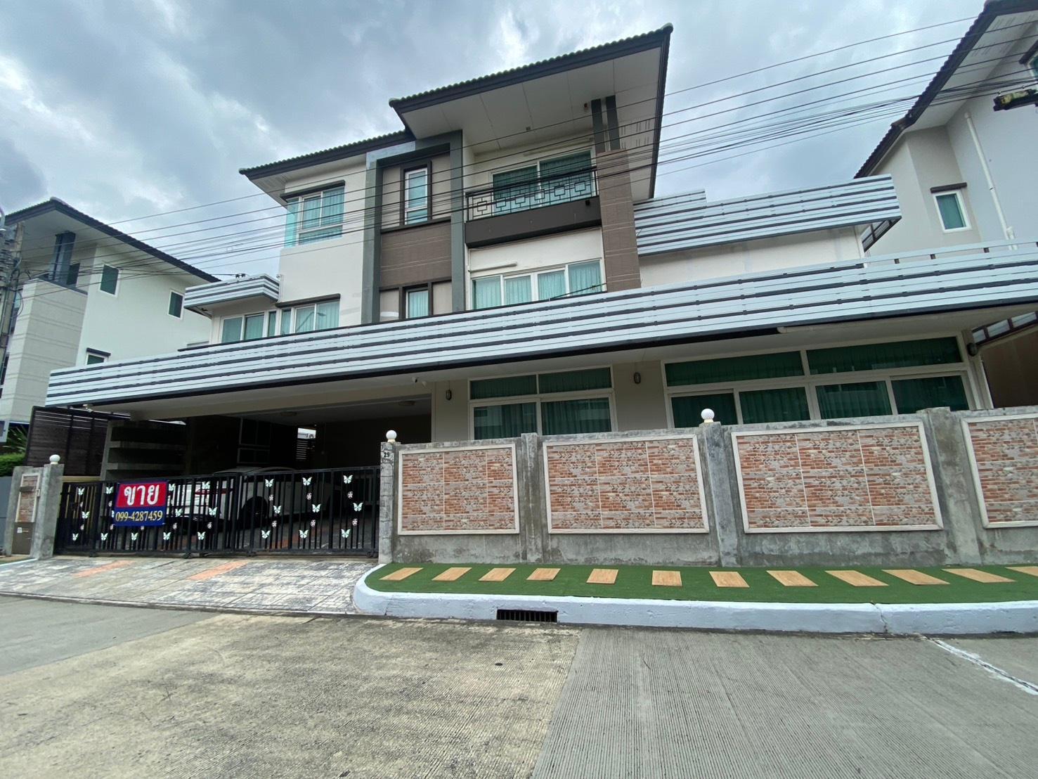 หมู่บ้านสุดหรู Casa Legend เกษตร-นวมินทร์ | บ้านเดี่ยว 3 ชั้น ที่ดิน 61.4 ตรว. - 1