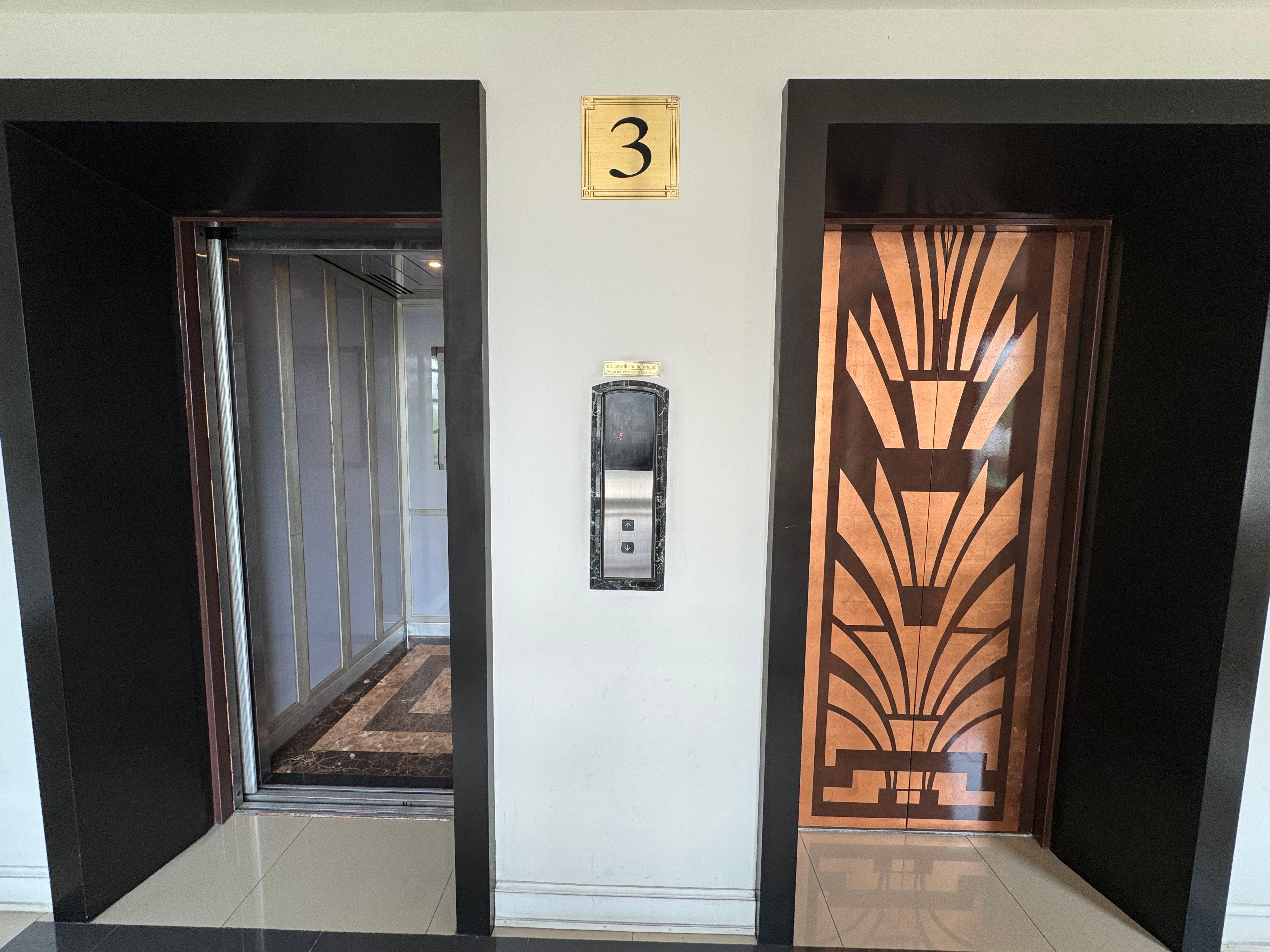 ด่วน! ขาย/เช่า คอนโดหรู Double Unit 110 ตร.ม. ใจกลางร่วมฤดี-เพลินจิต | URGENT SALE & RENT 110 sq.m. Luxury Double Unit @ Phloen Chit, BKK - 10