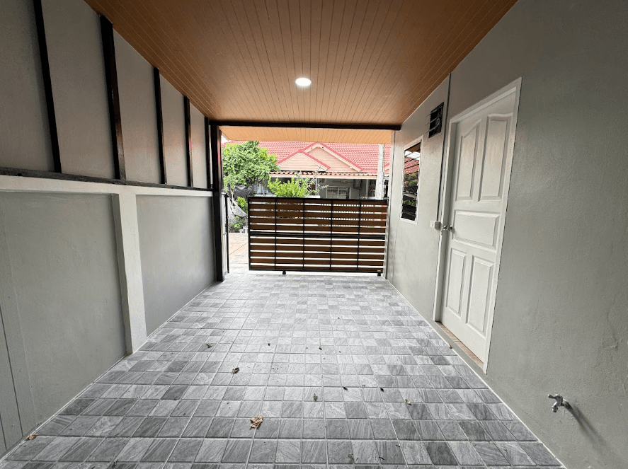 ทาวน์เฮ้าส์ชั้นเดียว รีโนเวทใหม่พร้อมอยู่ - หมู่บ้านเจษฎา 10 บ้านกรด - 10