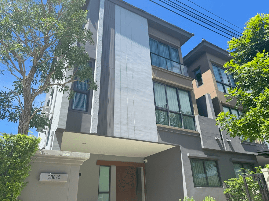 บ้านหรู 3 ชั้นตกแต่งครบสไตล์ Modern Scandinavian - โครงการ บ้านกลางเมือง สุขุมวิท 77 - 1