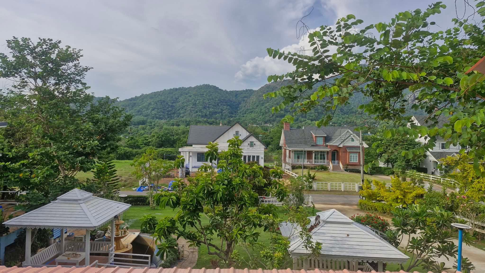 บ้านพักตากอากาศ ทำเลสวยมาก ล้อมรอบด้วยภูเขา ใกล้เขาใหญ่ – โครงการ Balcony Khao Yai - 15