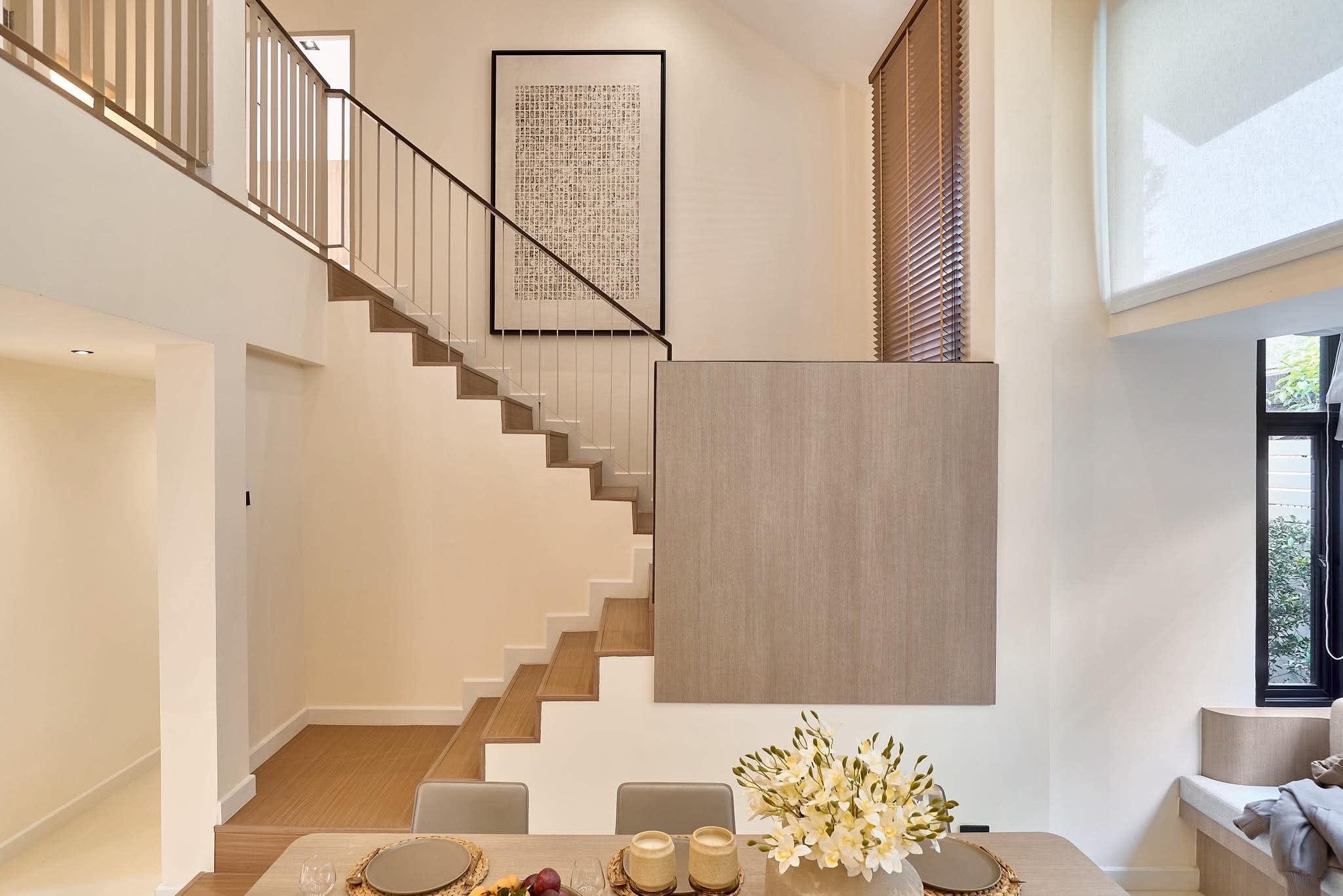 ขายบ้านเดี่ยว 2 ชั้น สร้างใหม่ สไตล์ Contemporary Modern ตกแต่งหรูเฟอร์นิเจอร์+เครื่องใช้ไฟฟ้าครบชุด โครงการหมู่บ้านพราว หางดง - 12