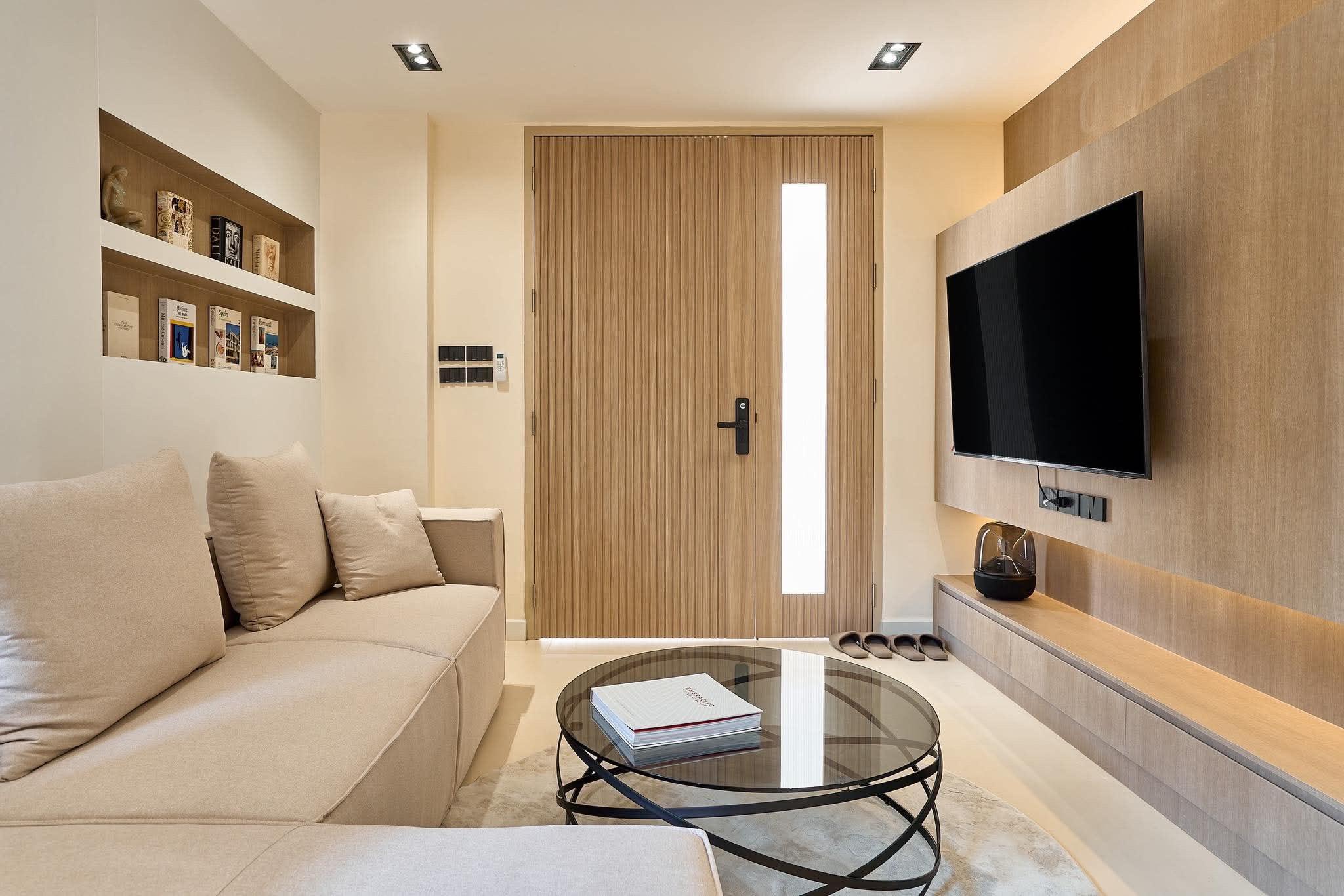 ขายบ้านเดี่ยว 2 ชั้น สร้างใหม่ สไตล์ Contemporary Modern ตกแต่งหรูเฟอร์นิเจอร์+เครื่องใช้ไฟฟ้าครบชุด โครงการหมู่บ้านพราว หางดง - 17