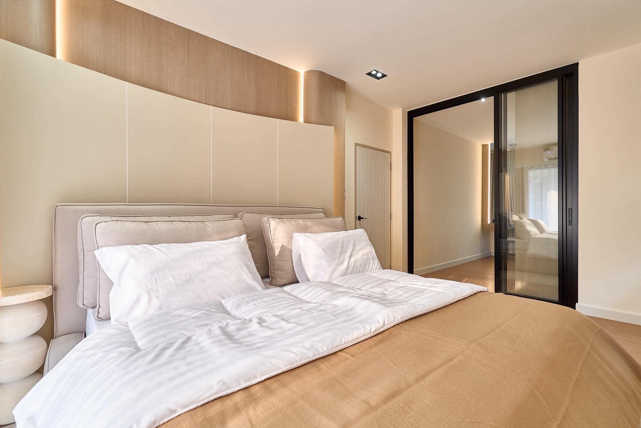 ขายบ้านเดี่ยว 2 ชั้น สร้างใหม่ สไตล์ Contemporary Modern ตกแต่งหรูเฟอร์นิเจอร์+เครื่องใช้ไฟฟ้าครบชุด โครงการหมู่บ้านพราว หางดง - 43