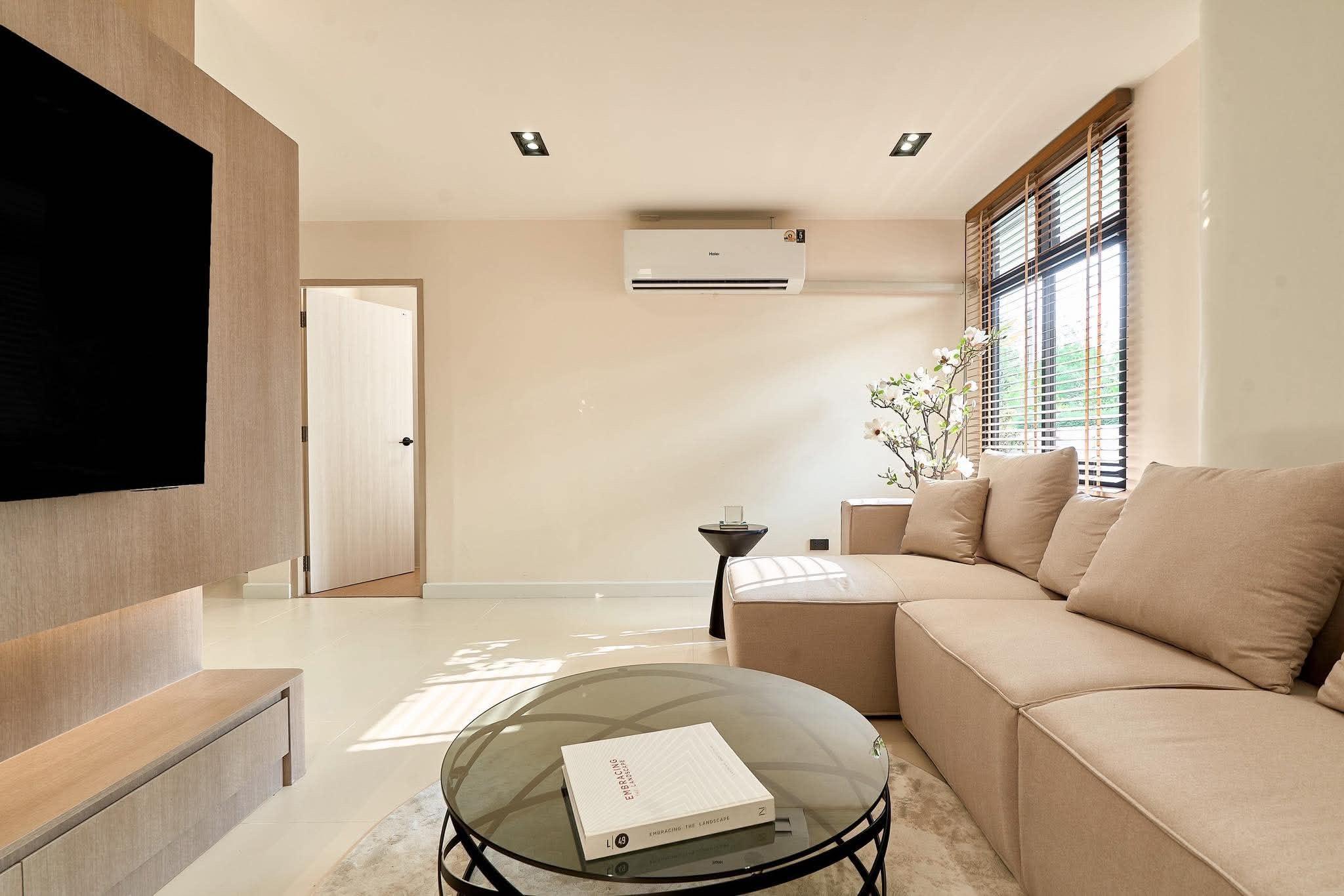 ขายบ้านเดี่ยว 2 ชั้น สร้างใหม่ สไตล์ Contemporary Modern ตกแต่งหรูเฟอร์นิเจอร์+เครื่องใช้ไฟฟ้าครบชุด โครงการหมู่บ้านพราว หางดง - 5