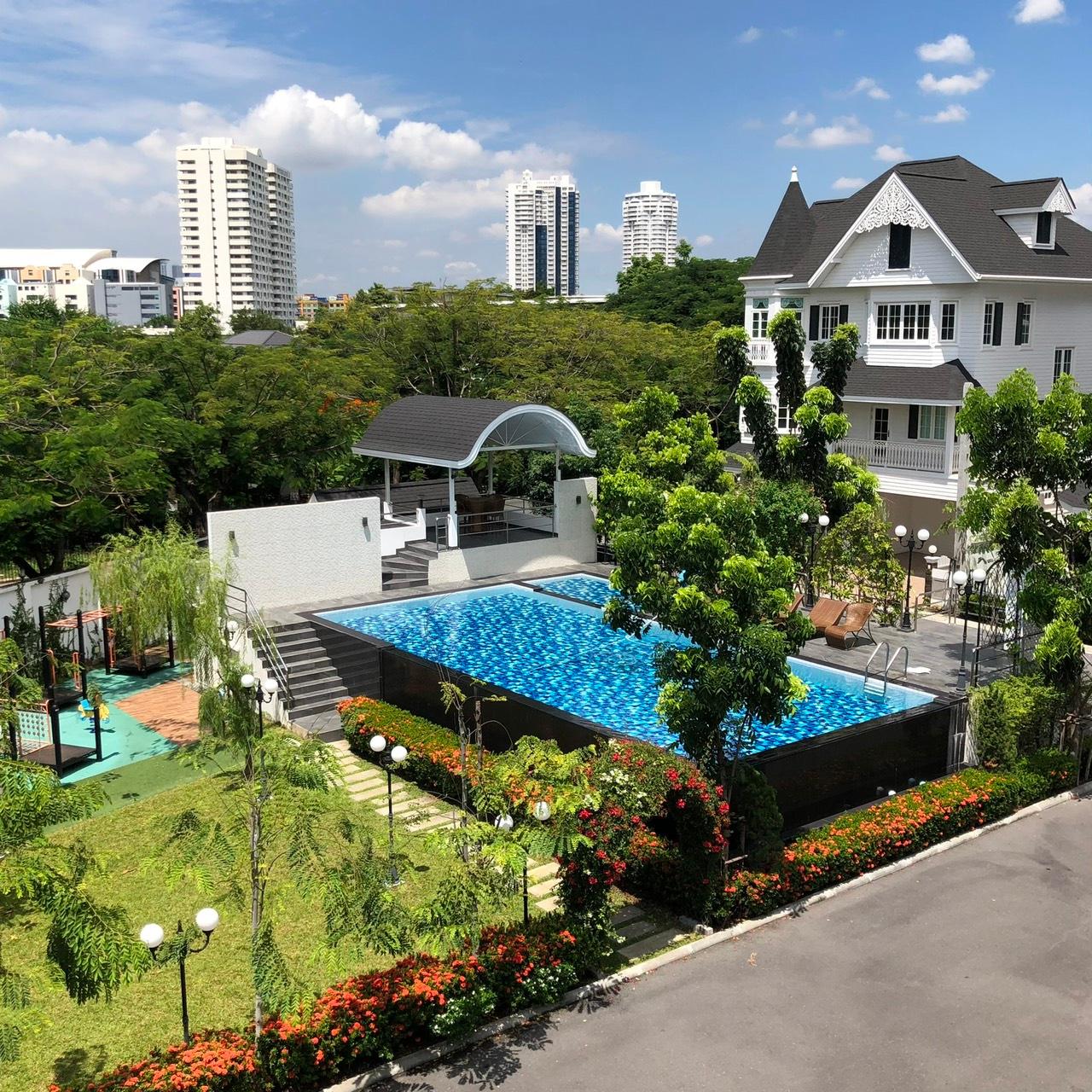 ขายบ้านเดี่ยวหลังใหญ่ 3 ชั้น สวยหรูสไตล์ยุโรป โครงการ แฟนตาเซีย วิลล่า 4 บางนา-ศรีนครินทร์ ในสังคม International น่าอยู่หรือลงทุนให้เช่าก็คุ้มค่า - 13