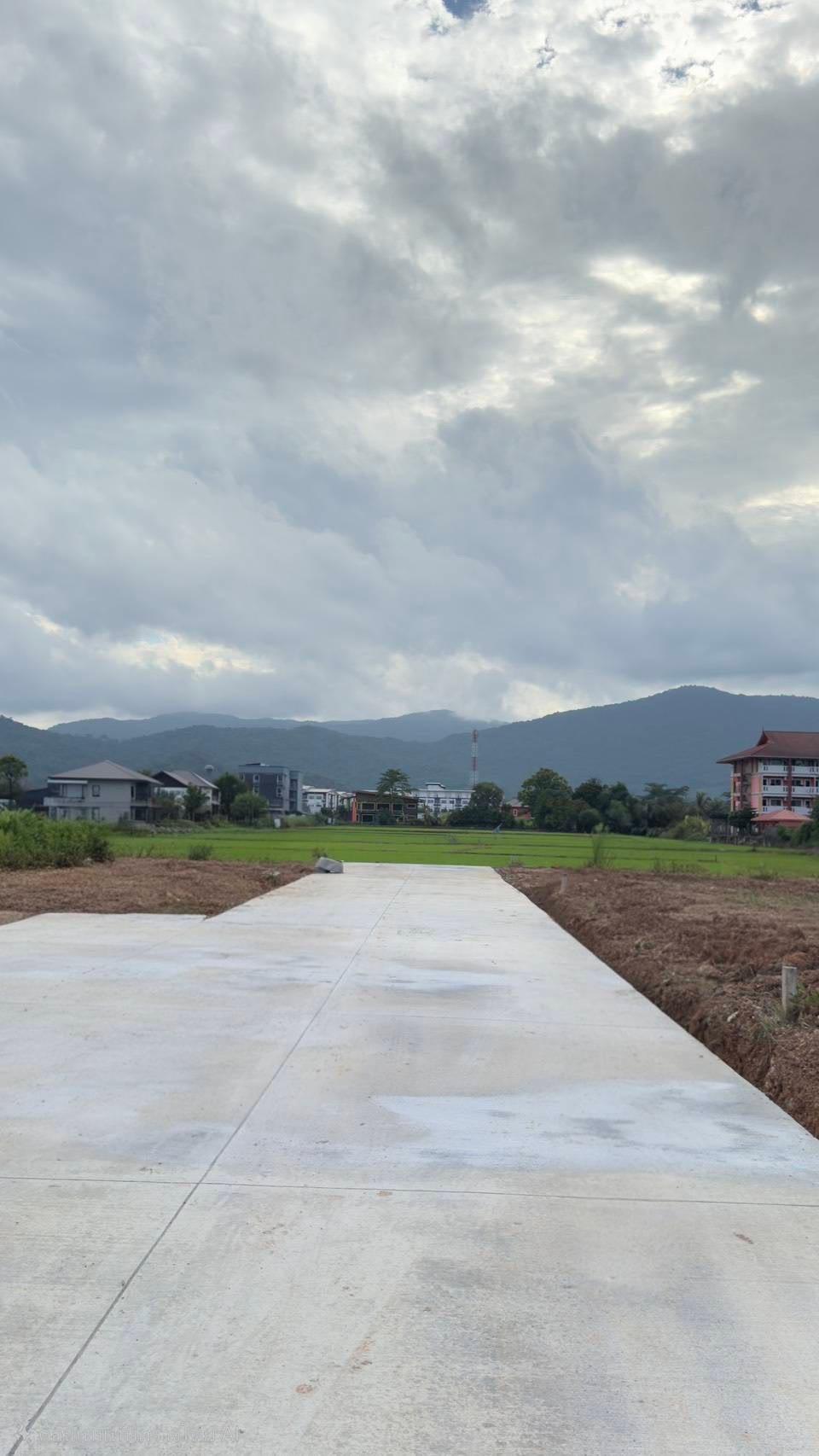 ขายที่ดินจัดสรรพร้อมบ้านสั่งสร้าง สไตล์โมเดิร์นวิวดอย ท่ามกลางธรรมชาติ ทำเลทองใกล้มหาวิทยาลัยแม่ฟ้าหลวง (ซอย 5) เนื้อที่เริ่มต้น 65 ตร.วา - 3