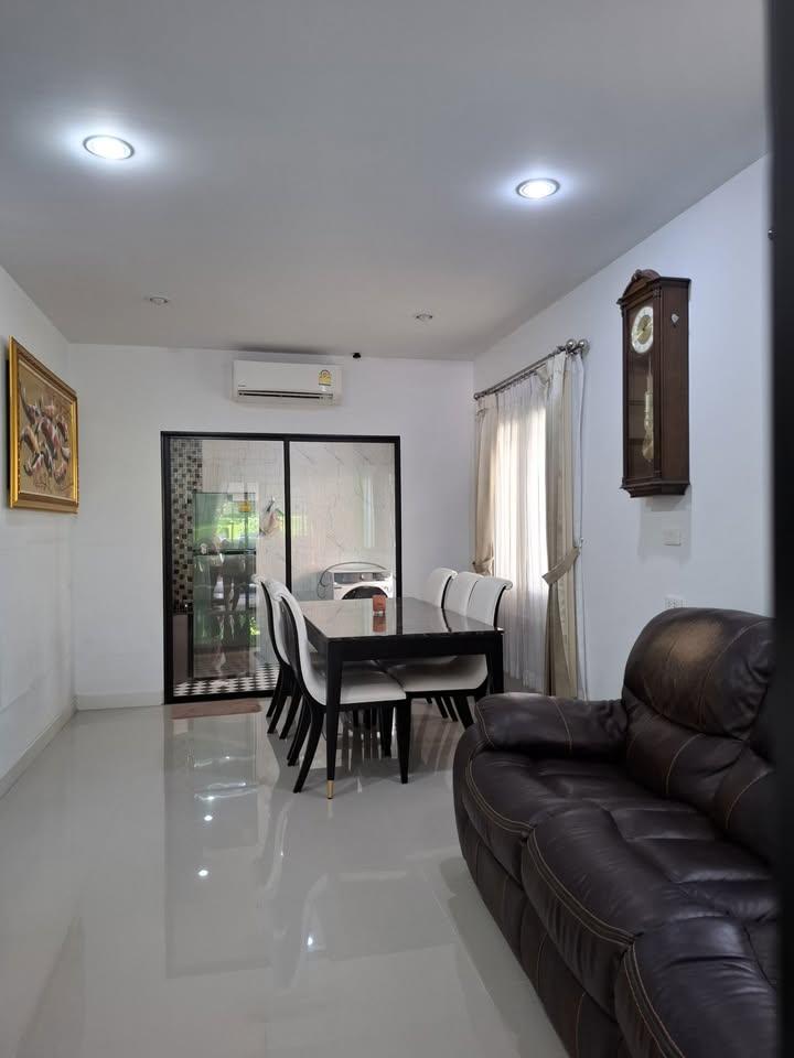 ทาวน์เฮ้าส์ 2 ชั้น หมู่บ้าน บ้านฟ้า-ทาวน์นี่ ปิ่นเกล้า พุทธมณฑลสาย 5 - 4