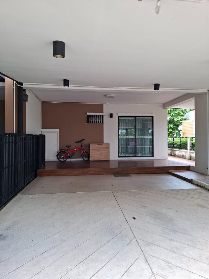 ทาวน์เฮ้าส์ 2 ชั้น หมู่บ้าน บ้านฟ้า-ทาวน์นี่ ปิ่นเกล้า พุทธมณฑลสาย 5 - 10