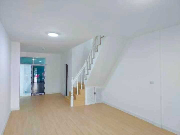 บ้านรีโนเวทใหม่ สวยพร้อมอยู่! ทำเลทอง รามอินทรา 42 แยก 8 - 6
