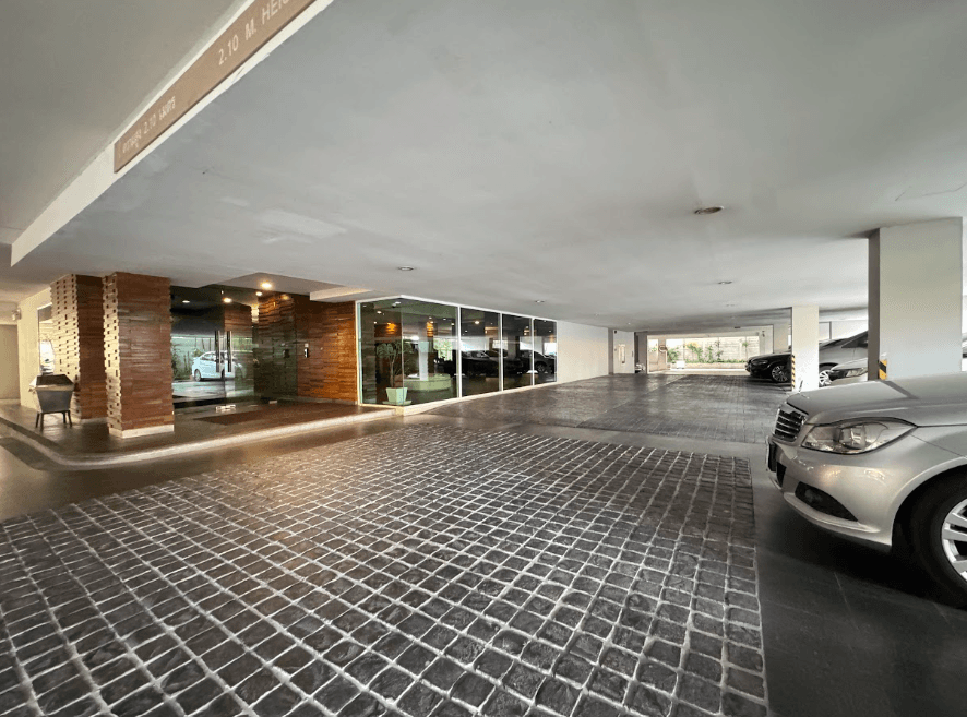 คอนโดมิเนียม Low-Rise ทำเลสวยใจกลางสุขุมวิท - ใกล้ BTS นานา - 21