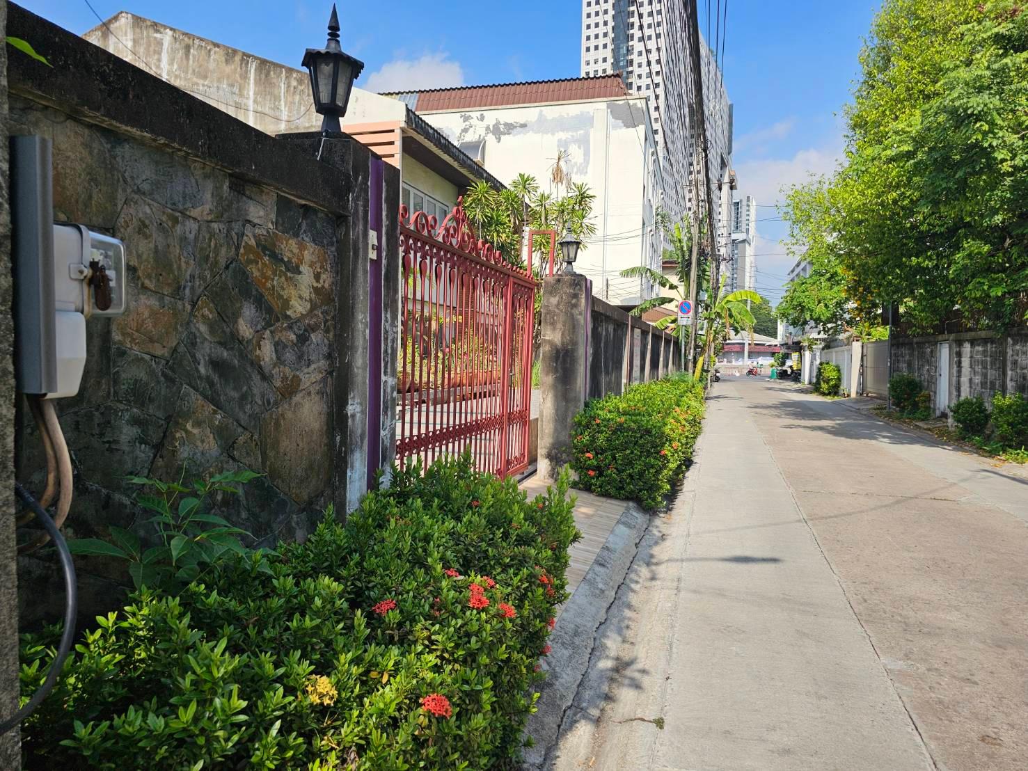 House No. 4 บ้านเดี่ยวแปลงสวยและที่ดินศักยภาพสูงเพื่อการพัฒนา - พหลโยธิน 44 - 8