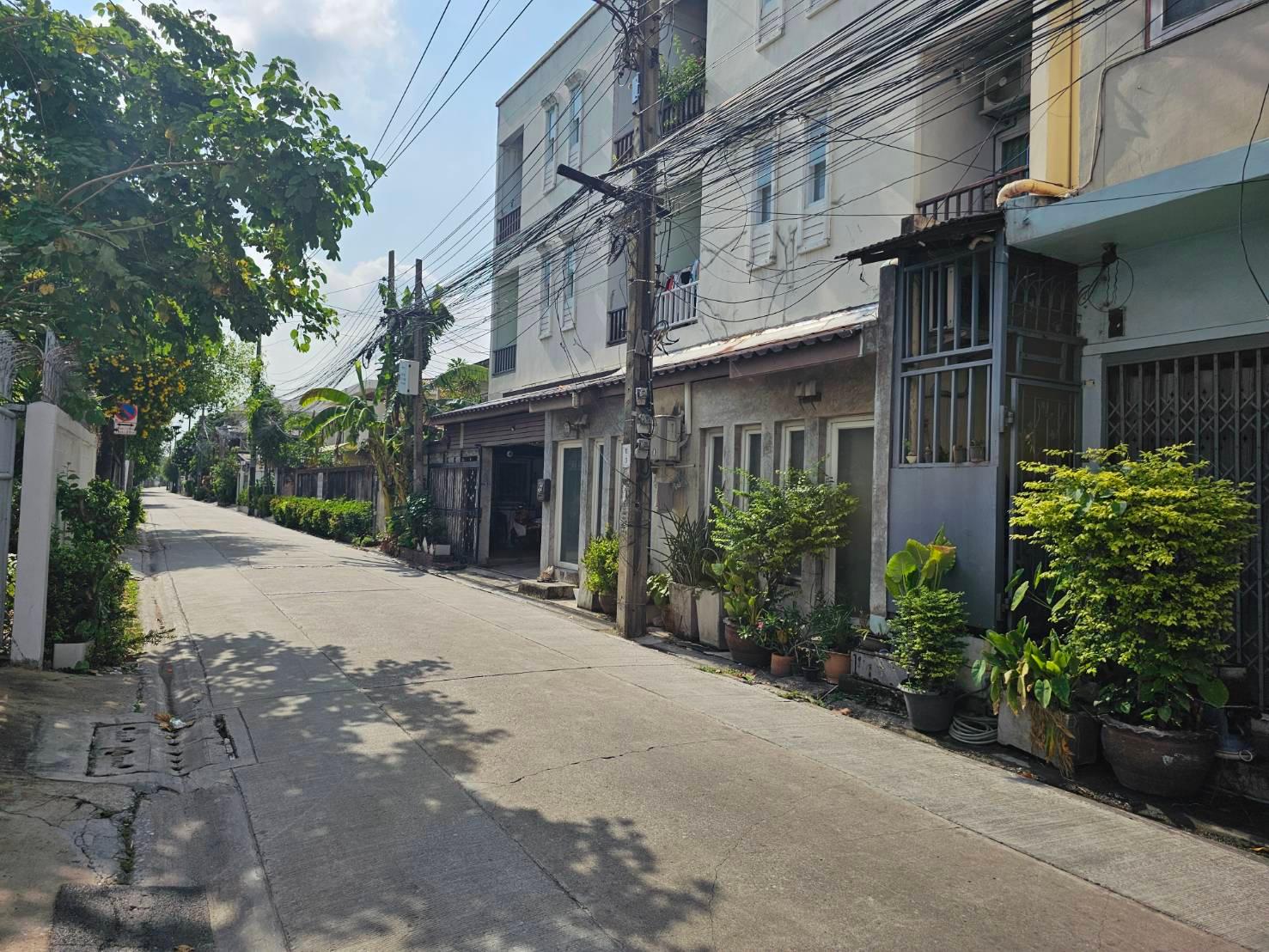 House No. 4 บ้านเดี่ยวแปลงสวยและที่ดินศักยภาพสูงเพื่อการพัฒนา - พหลโยธิน 44 - 11