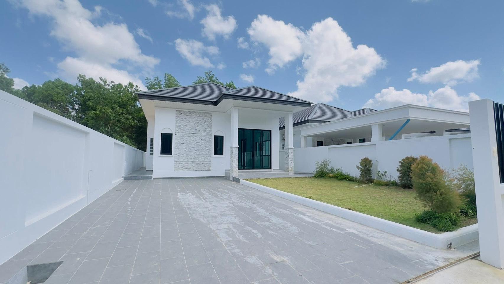 🏠 บ้านดาราสิริ 1 คลองเตย 19 พื้นที่กว้างที่สุด! ในราคาสุดคุ้ม ✨ เบื่อความอึดอัด... มาอยู่บ้านที่โปร่งสบาย บนเนื้อที่จุใจ 88 ตร.ว. ใกล้รพ หาดใหญ่ 10 นาที - 15