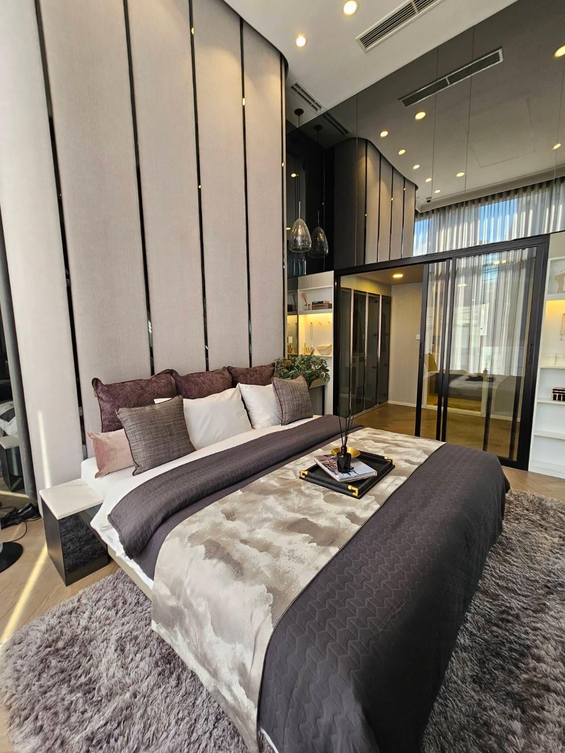 Origin Thonglor World - Courtyard - 7