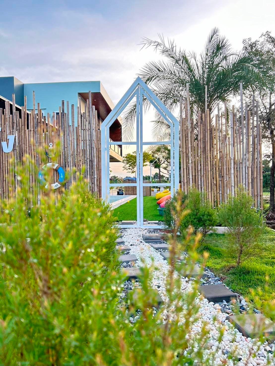 ขายบ้านสวนดอนกระทิง บ้านเดี่ยว 2 ชั้น สร้างใหม่สไตล์พูลวิลล่าลักชัวรีผสมผสานคาเฟ่ เนื้อที่ดินเกือบ 3 ไร่เต็ม - 15