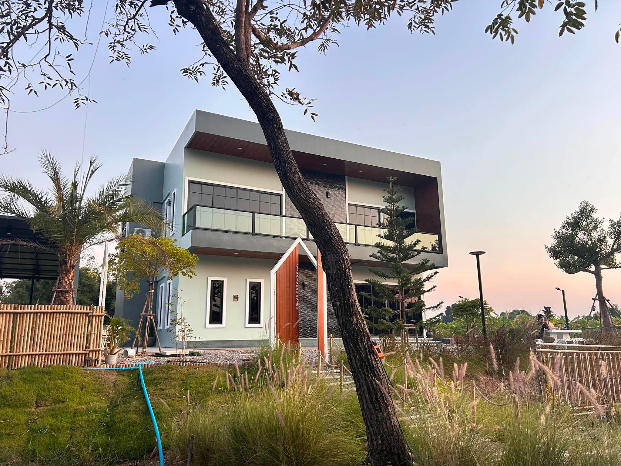 ขายบ้านสวนดอนกระทิง บ้านเดี่ยว 2 ชั้น สร้างใหม่สไตล์พูลวิลล่าลักชัวรีผสมผสานคาเฟ่ เนื้อที่ดินเกือบ 3 ไร่เต็ม - 26