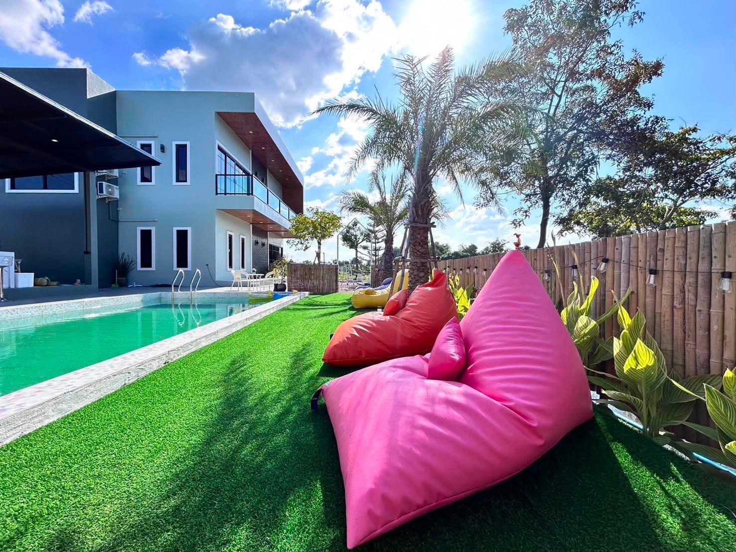 ขายบ้านสวนดอนกระทิง บ้านเดี่ยว 2 ชั้น สร้างใหม่สไตล์พูลวิลล่าลักชัวรีผสมผสานคาเฟ่ เนื้อที่ดินเกือบ 3 ไร่เต็ม - 35