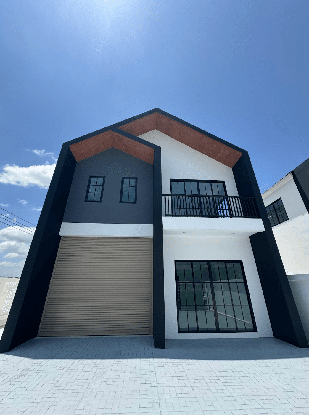 ขาย/เช่า SEVEN WAREHOUSE & FACTORY โกดังพร้อมที่อยู่อาศัยสไตล์นอร์ดิกพรีเมียม ใกล้ รพ.ลาดหลุมแก้ว - 1