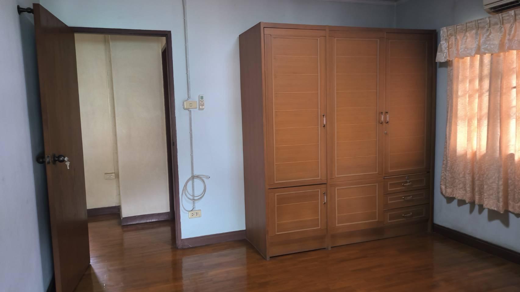 ขายบ้านเดี่ยว 2 ชั้น หมู่บ้านสัมมากร นิมิตใหม่ 34 เนื้อที่ 60 ตร.วา 4 ห้องนอน 3 ห้องน้ำ พื้นที่ใช้สอยกว้างขวาง ใกล้โรงเรียนสารสาสน์วิเทศนิมิตใหม่ & แฟชั่นไอส์แลนด์ - 31