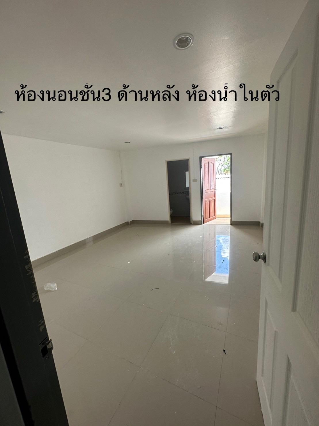 ขาย/ให้เช่า อาคารพาณิชย์ 3 ชั้น รีโนเวทใหม่ทั้งหลัง หน้ากว้าง 4.5 เมตร ถนนนิภัทธ์สงเคราะห์ 1 ซอย 4 ใจกลางเมืองหาดใหญ่ ตรงข้ามหลังแบงค์ชาติ - 7