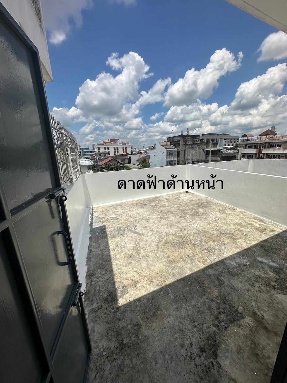 ขาย/ให้เช่า อาคารพาณิชย์ 3 ชั้น รีโนเวทใหม่ทั้งหลัง หน้ากว้าง 4.5 เมตร ถนนนิภัทธ์สงเคราะห์ 1 ซอย 4 ใจกลางเมืองหาดใหญ่ ตรงข้ามหลังแบงค์ชาติ - 9